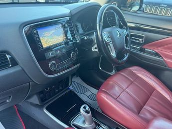 Mitsubishi Outlander 2.0h 12kWh 5hs SUV 5dr Petrol Plug-in Hybrid CVT 4WD Euro 6 (s/s