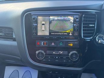 Mitsubishi Outlander 2.0h 12kWh 5hs SUV 5dr Petrol Plug-in Hybrid CVT 4WD Euro 6 (s/s