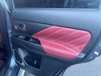 Mitsubishi Outlander 2.0h 12kWh 5hs SUV 5dr Petrol Plug-in Hybrid CVT 4WD Euro 6 (s/s