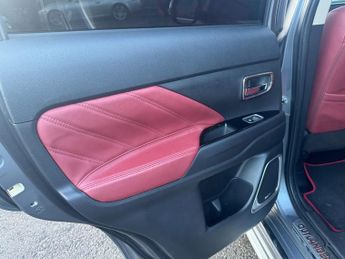 Mitsubishi Outlander 2.0h 12kWh 5hs SUV 5dr Petrol Plug-in Hybrid CVT 4WD Euro 6 (s/s