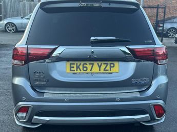 Mitsubishi Outlander 2.0h 12kWh 5hs SUV 5dr Petrol Plug-in Hybrid CVT 4WD Euro 6 (s/s