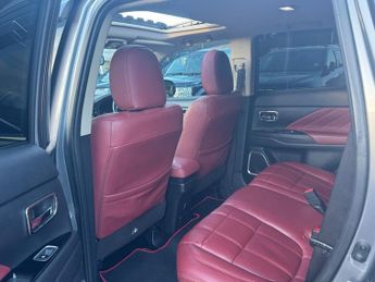 Mitsubishi Outlander 2.0h 12kWh 5hs SUV 5dr Petrol Plug-in Hybrid CVT 4WD Euro 6 (s/s