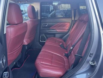 Mitsubishi Outlander 2.0h 12kWh 5hs SUV 5dr Petrol Plug-in Hybrid CVT 4WD Euro 6 (s/s