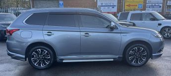 Mitsubishi Outlander 2.0h 12kWh 5hs SUV 5dr Petrol Plug-in Hybrid CVT 4WD Euro 6 (s/s
