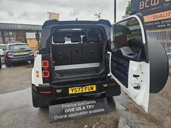 Land Rover Defender X-DYNAMIC SE