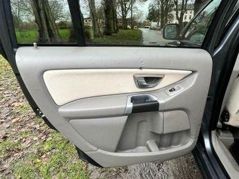 Volvo XC90 2.4 D5 SE Geartronic AWD 5dr