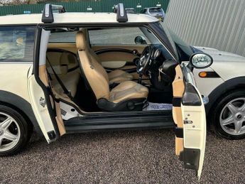 MINI Clubman 1.6 Cooper Estate 5dr Petrol Steptronic Euro 4 (120 ps)