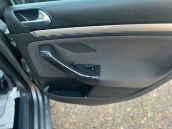 Volkswagen Golf 1.6 FSI Match 5dr