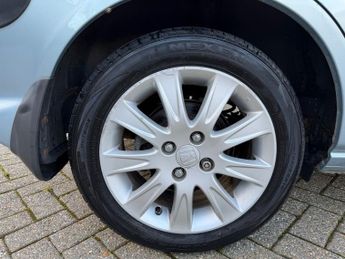 Honda Jazz 1.4 i-DSI SE Hatchback 5dr Petrol CVT-7 (139 g/km, 82 bhp)