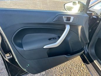 Ford Fiesta 1.4 Zetec Hatchback 5dr Petrol Automatic (154 g/km, 94 bhp)