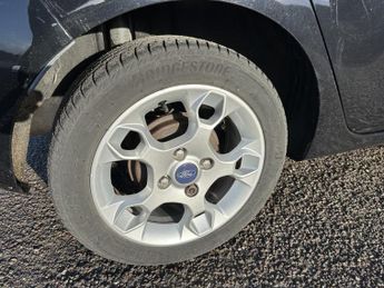 Ford Fiesta 1.4 Zetec Hatchback 5dr Petrol Automatic (154 g/km, 94 bhp)