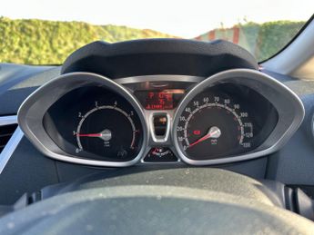 Ford Fiesta 1.4 Zetec Hatchback 5dr Petrol Automatic (154 g/km, 94 bhp)