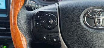 Toyota Noah 1.8L HYBRID AUTO 7 SEATS 5 DR