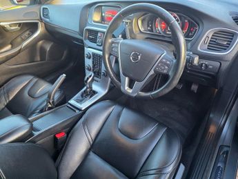 Volvo V40 T3 INSCRIPTION