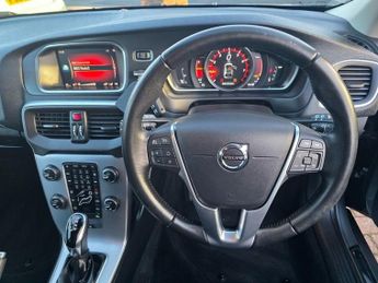 Volvo V40 T3 INSCRIPTION