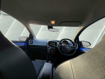 Toyota AYGO 1.0 VVT-i x-clusiv x-shift Euro 6 5dr (Safety Sense)