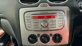 Ford Focus 1.6 Zetec 5dr