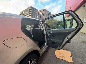 Volkswagen Golf 1.6 TDI SE Nav DSG Euro 6 (s/s) 5dr
