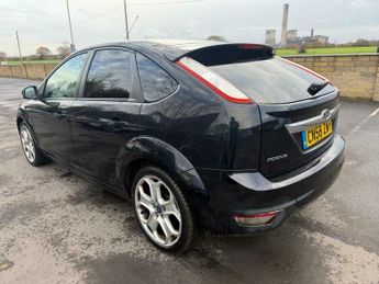 Ford Focus 1.8 Titanium 5dr
