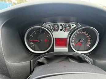 Ford Focus 1.8 Titanium 5dr