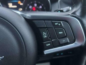 Jaguar XE 2.0d R-Sport Auto Euro 6 (s/s) 4dr