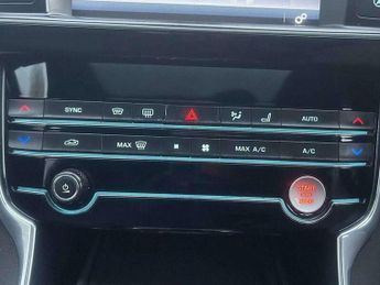 Jaguar XE 2.0d R-Sport Auto Euro 6 (s/s) 4dr