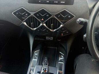 DS AUTOMOBILES 3 E-TENSE 50kWh Performance Line Crossback Auto 5dr