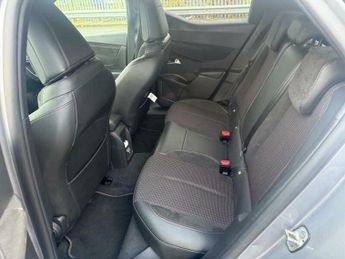 DS AUTOMOBILES 3 E-TENSE 50kWh Performance Line Crossback Auto 5dr