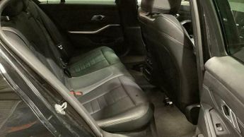 BMW 3 SERIES 2.0 320d MHT M Sport Auto Euro 6 (s/s) 4dr