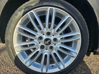 MINI Hatch 1.5 Cooper Auto Euro 6 (s/s) 3dr