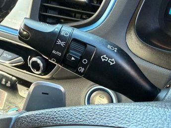 Hyundai Ioniq 1.6 h-GDi 8.9kWh Premium SE DCT Euro 6 (s/s) 5dr