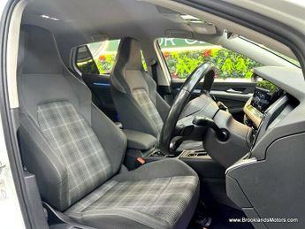 Volkswagen Golf 1.5 LIFE ETSI DSG [FULL R BODY KIT & SAT NAV]