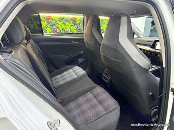 Volkswagen Golf 1.5 LIFE ETSI DSG [FULL R BODY KIT & SAT NAV]