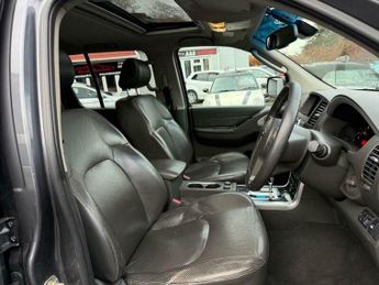 Nissan Pathfinder 2.5 dCi Tekna Auto 4WD Euro 4 5dr