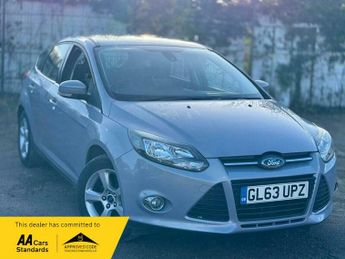 Ford Focus 1.6 Zetec Navigator Hatchback 5dr Petrol Manual Euro 5 (105 ps)
