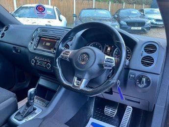 Volkswagen Tiguan 2.0 TDI BlueMotion Tech R-Line DSG 4WD Euro 5 (s/s) 5dr (Nav)