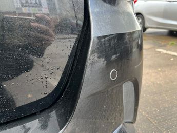 Nissan Serena 2.0 Highway Star V Hybrid 8 Seater