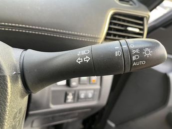 Nissan Serena 2.0 Highway Star V Hybrid 8 Seater