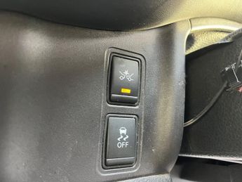 Nissan Serena 2.0 Highway Star V Hybrid 8 Seater