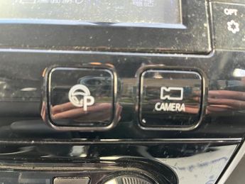 Nissan Serena 2.0 Highway Star V Hybrid 8 Seater