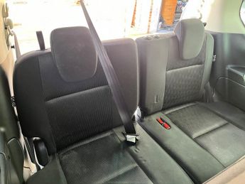 Nissan Serena 2.0 Highway Star V Hybrid 8 Seater