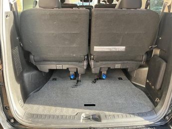 Nissan Serena 2.0 Highway Star V Hybrid 8 Seater