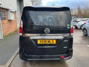 Nissan Serena 2.0 Highway Star V Hybrid 8 Seater