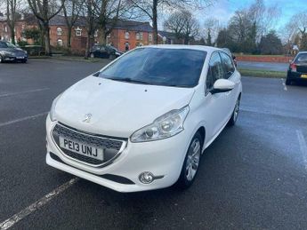 Peugeot 208 1.2 VTi Allure Euro 5 5dr