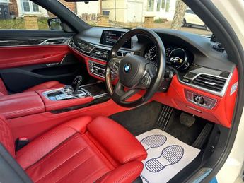 BMW 750 4.4 750i V8 Exclusive Saloon 4dr Petrol Auto Euro 6 (s/s) (450 p