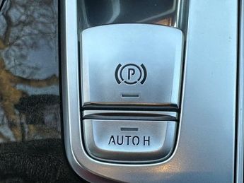 BMW 750 750i 4.4 V8 Exclusive Saloon 4dr Petrol Auto Euro 6 (s/s) (450 p