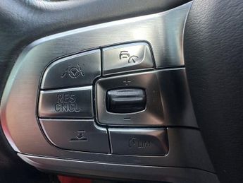 BMW 750 4.4 750i V8 Exclusive Saloon 4dr Petrol Auto Euro 6 (s/s) (450 p