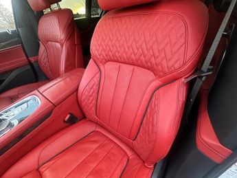 BMW 750 4.4 750i V8 Exclusive Saloon 4dr Petrol Auto Euro 6 (s/s) (450 p