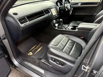 Volkswagen Touareg V6 R-LINE TDI BLUEMOTION TECHNOLOGY