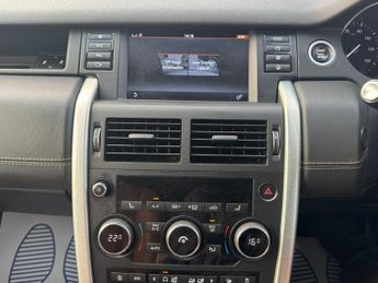 Land Rover Discovery Sport 2.0 Si4 HSE Luxury SUV 5dr Petrol Auto 4WD Euro 6 (s/s) (240 ps)